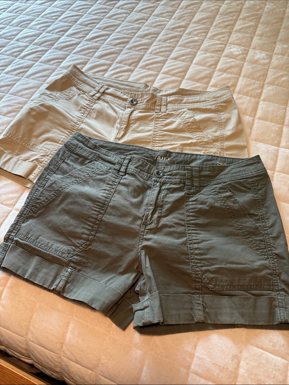 a.n.a Women's Utility Shorts set of 2 in Olive and Khaki Size 8   Waist 29